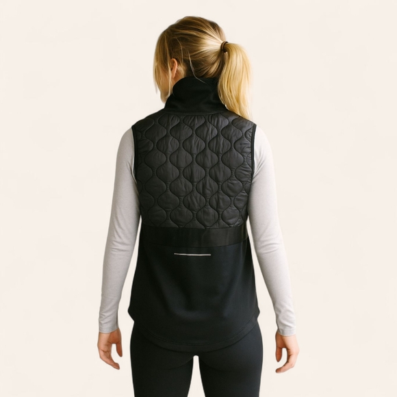Nike Aerolayer Running Gilet Vest Women’s Sz S Black Quilted Thin Puffer Pockets - Picture 2 of 15